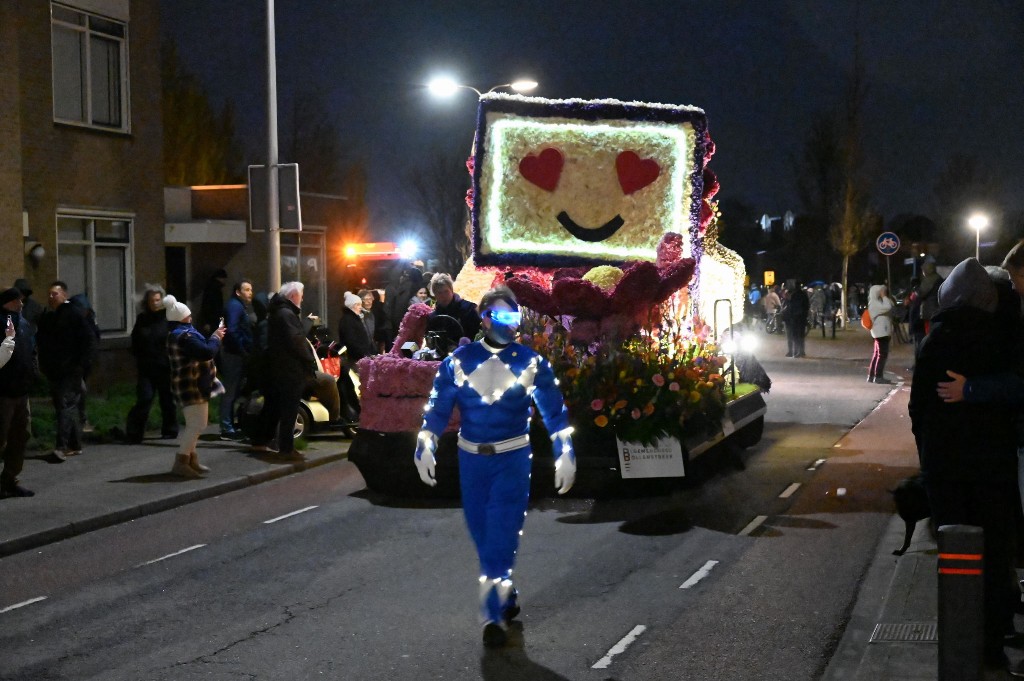 ../Images/Verlicht bloemencorso 2024 098.jpg
